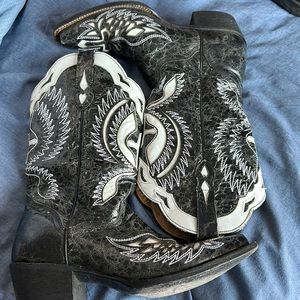 Black and white womens cowboy boots size 9b